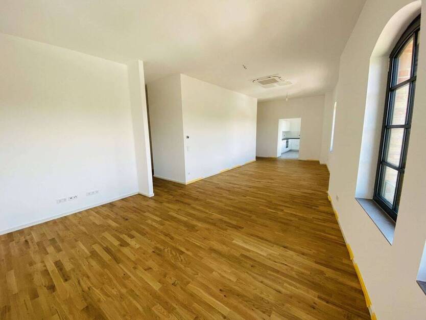 Elegante & teilklimatisierte 4 ZKD-Wohnung mit moderner Einbauküche, nähe MMT Campus & UMM