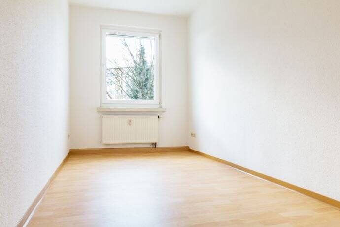 Etagenwohnung Oschatz Zschöllau - 3 Zimmer, 60 m&sup2;, 340&euro; | Angebot:25665987
