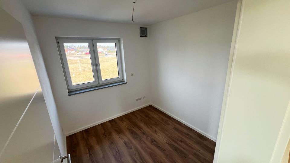 Einfamilienhaus Bodenwöhr - 5 Zimmer, 161 m&sup2;, 1.300&euro; | Angebot:25989342