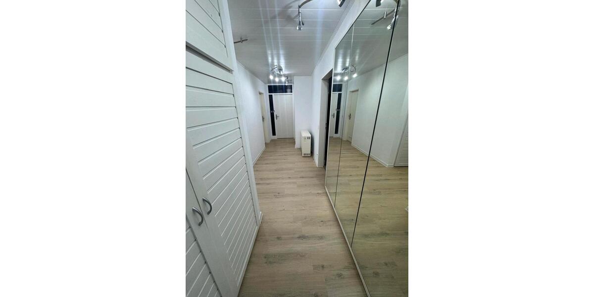 Helle 3,5 Zimmer-Wohnung mit Balkon und Stellplatz in Marbach a.N 3.5 zimmer