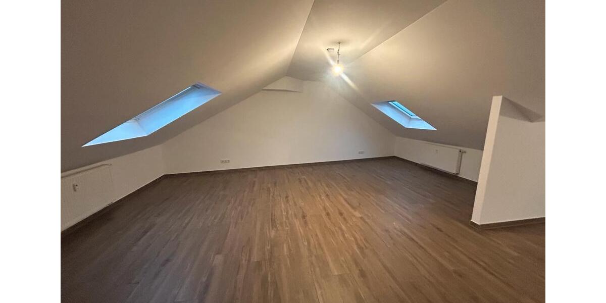 Dachgeschoßwohnung Pirmasens - 2 Zimmer, 70 m&sup2;, 500&euro; | Angebot:24365419