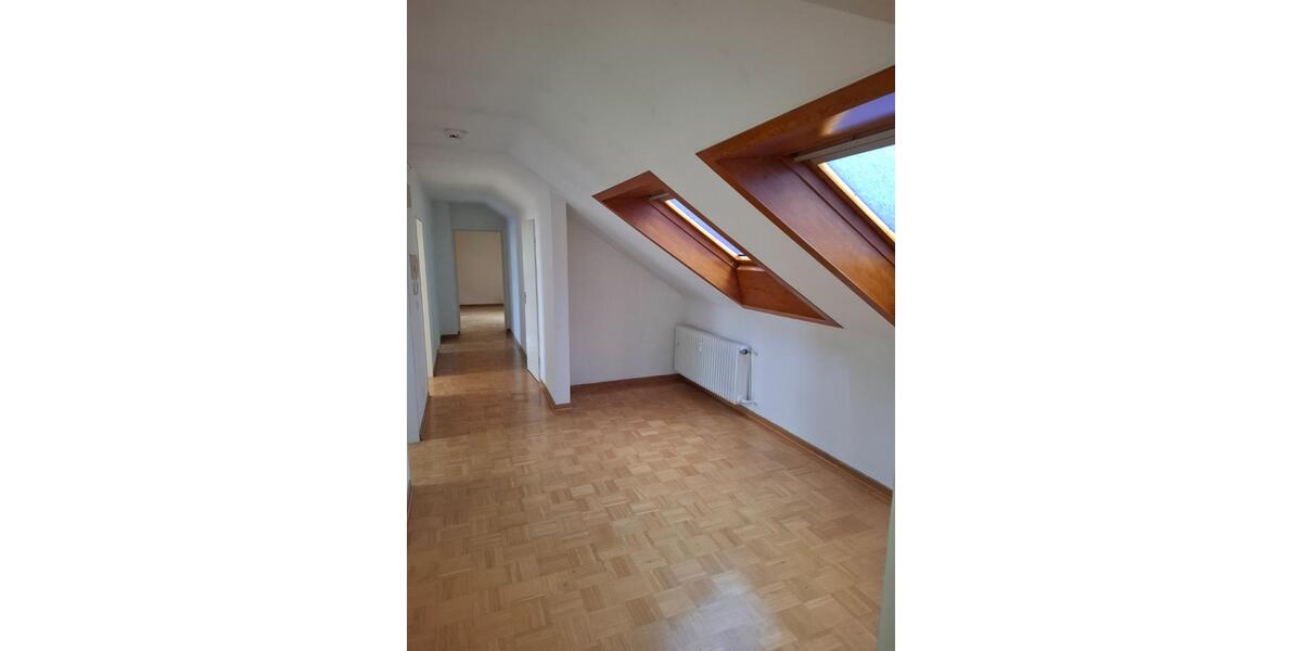 Dachgeschoßwohnung Montabaur - 3.5 Zimmer, 850&euro; | Angebot:21981208