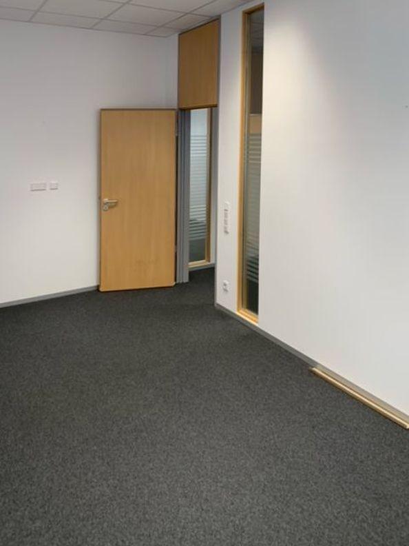 VB3922 Attraktive, barrierefreie, helle und klimatisierte Gewerbefläche mit großem Schaufenster Regensburg - Ost zimmer