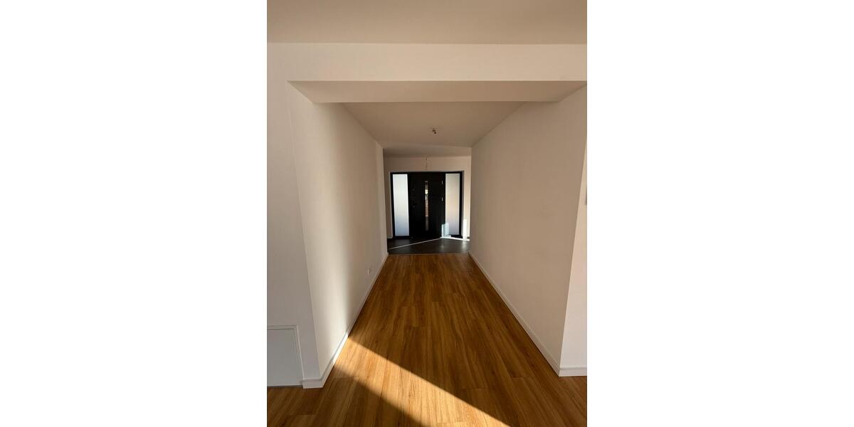 Etagenwohnung Felsberg - 3 Zimmer, 108 m&sup2;, 1.190&euro; | Angebot:25026376