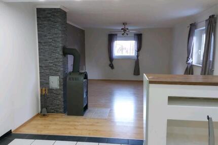 Wohnung Gräfenberg - 3 Zimmer, 97 m&sup2;, 800&euro; | Angebot:24703582