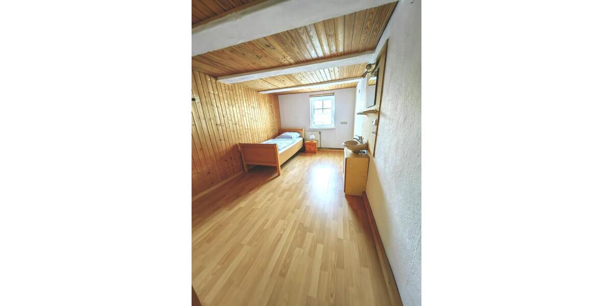 Wohnen auf Zeit Hemmingen - 12 Zimmer, 200 m&sup2;, 30&euro; | Angebot:25355057