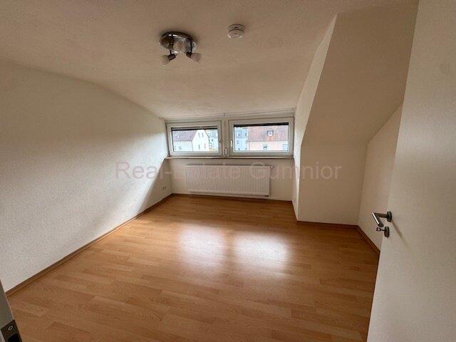 Mehrfamilienhaus, Wohnhaus Weiden in der Oberpfalz - 8 Zimmer, 200 m&sup2;, 2.450&euro; | Angebot:25991942