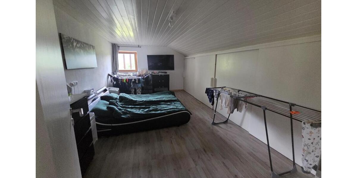 Dachgeschoßwohnung Lenggries - 3 Zimmer, 110 m&sup2;, 1.300&euro; | Angebot:26525693