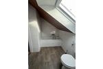 Gemütliche 2-Zimmer-Dachgeschosswohnung mit Einbauküche und Badewanne 2 zimmer