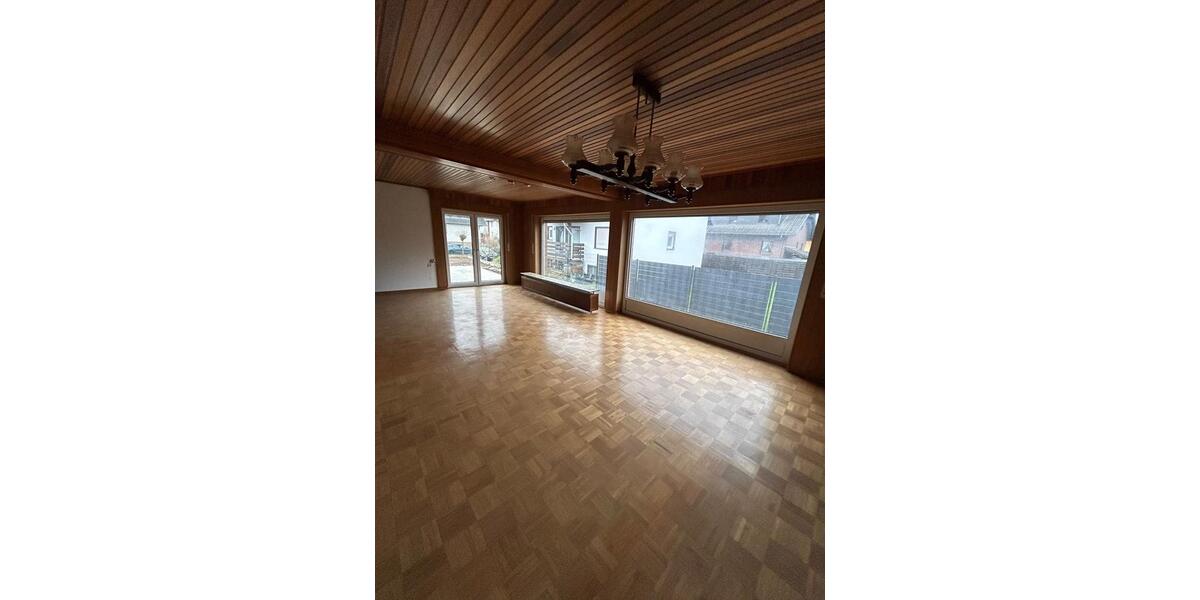 Freistehendes Einfamilienhaus zur Miete - ab sofort! 8 zimmer