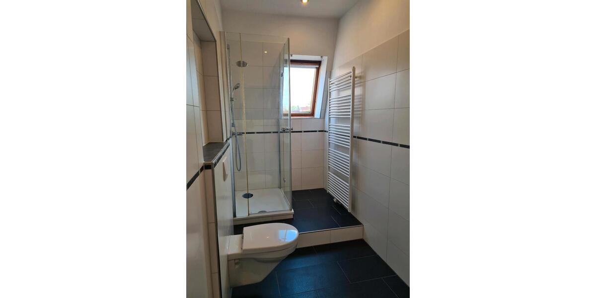 Einfamilienhaus Lage - 3 Zimmer, 95 m&sup2;, 1.250&euro; | Angebot:25611917