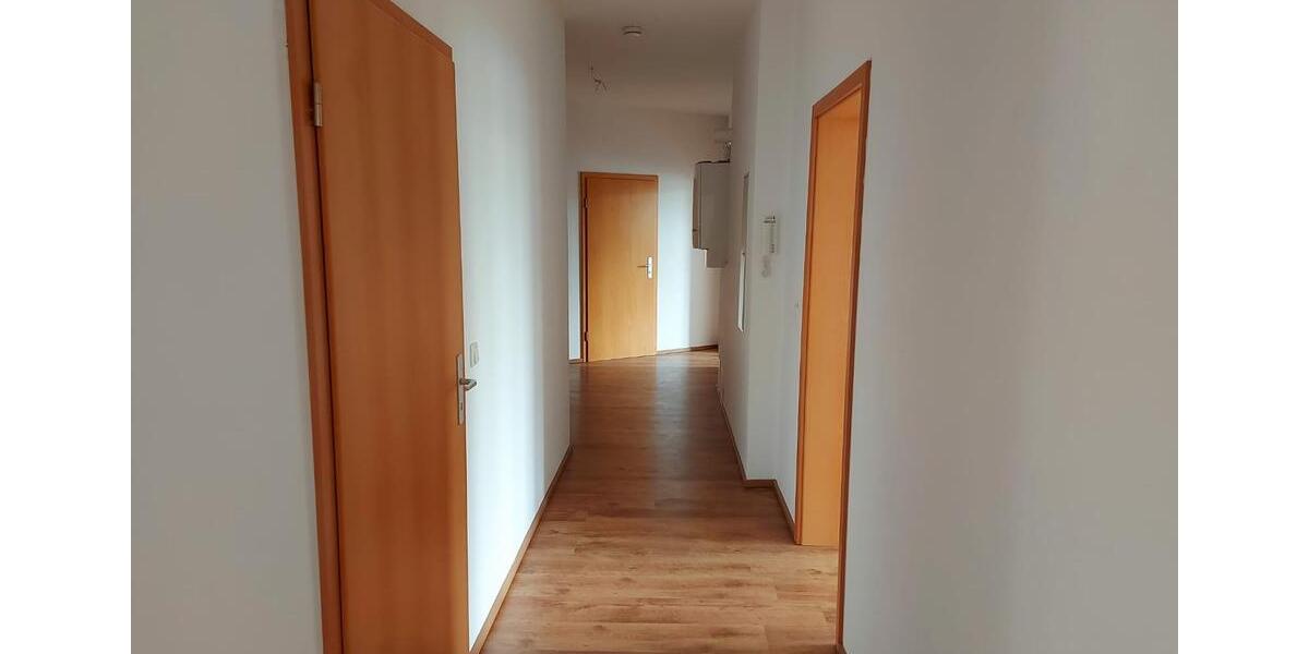 Erdgeschoßwohnung Neuhaus am Rennweg - 3 Zimmer, 100 m&sup2;, 650&euro; | Angebot:24940034