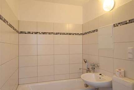Wohnung zum Mieten in Halle (Saale) 308,15 € 56.96 m² 3 zimmer