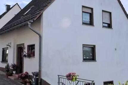 Haus Heimbach - 5 Zimmer, 120 m&sup2;, 950&euro; | Angebot:25106945