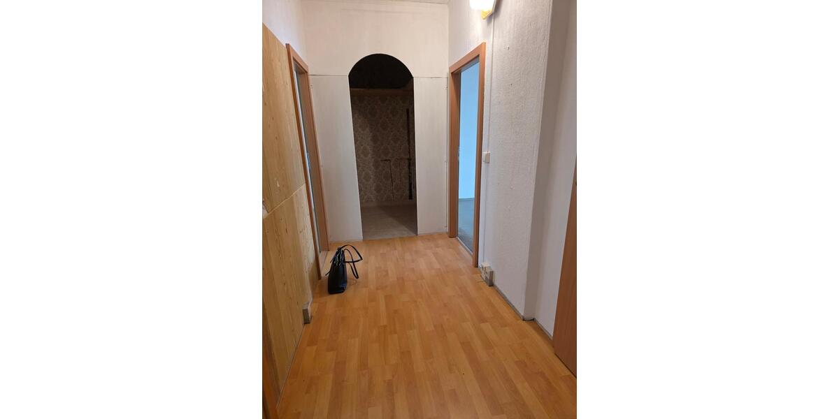 Erdgeschoßwohnung Bernstadt auf dem Eigen - 3 Zimmer, 71 m&sup2;, 390&euro; | Angebot:25784350