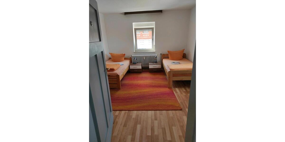 Wohnen auf Zeit Rinteln - 3 Zimmer, 100 m&sup2;, 15&euro; | Angebot:26464890