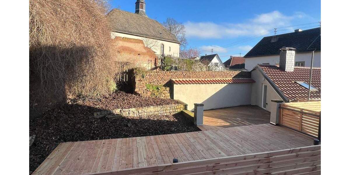 Mehrfamilienhaus, Wohnhaus Nußbaum - 7 Zimmer, 170 m&sup2;, 1.750&euro; | Angebot:25683782