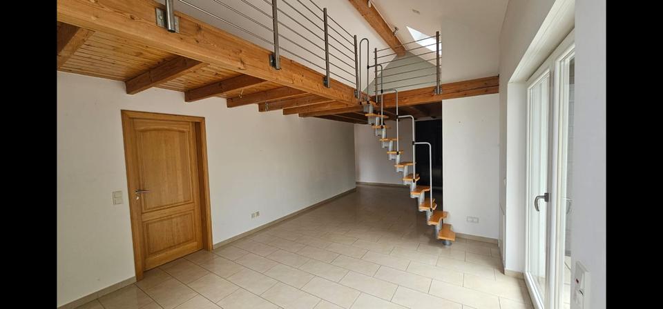 Dachgeschoßwohnung Bergneustadt - 3 Zimmer, 85 m&sup2;, 900&euro; | Angebot:26621317