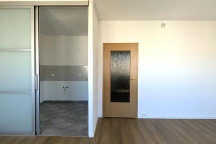 2-Zimmerwohnung mit Balkon und Aufzug zimmer