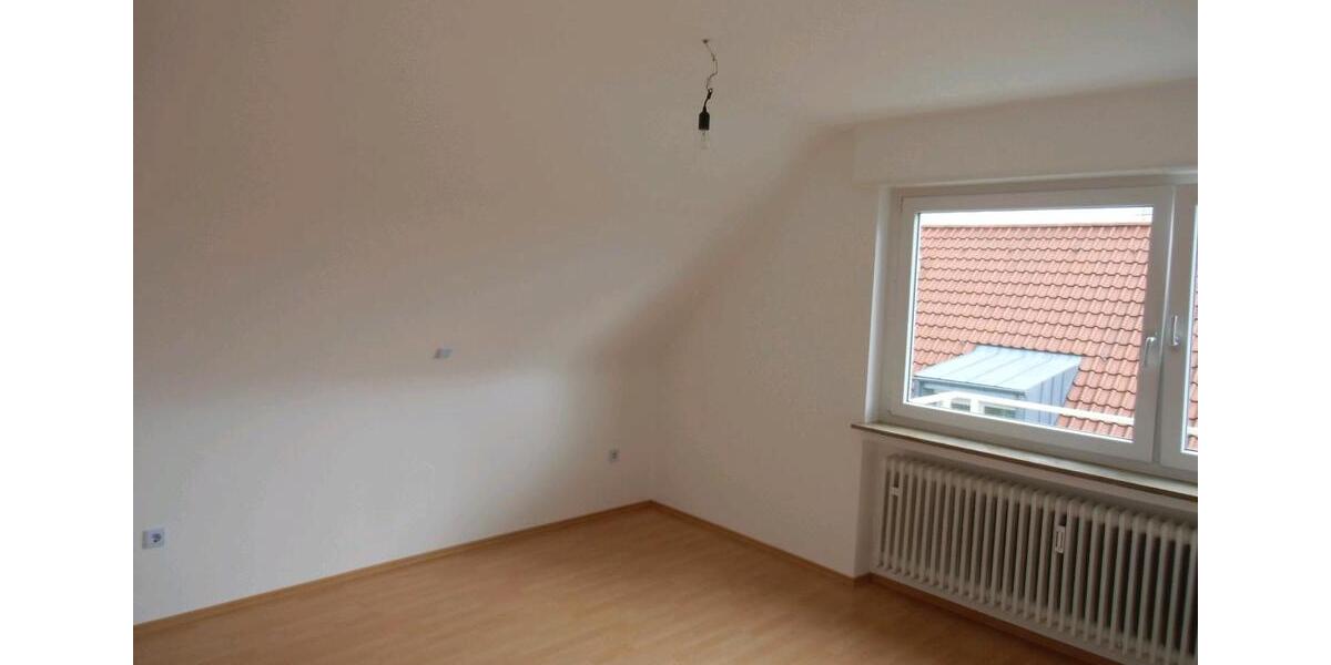 Dachgeschoßwohnung Stuttgart Neuwirtshaus - 3 Zimmer, 67 m&sup2;, 800&euro; | Angebot:26030738
