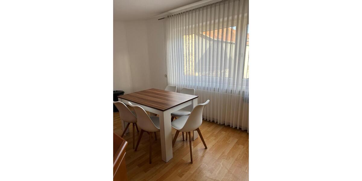 Wohnen auf Zeit Gladenbach - 7 Zimmer, 250 m&sup2;, 26&euro; | Angebot:24865996