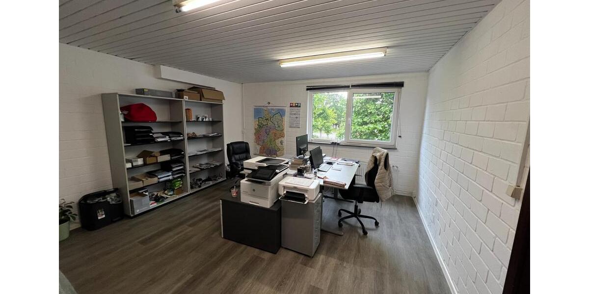 Helle Bürofläche 20 m² – Optional verfügbar Lager Tolle Gewerbehalle mit 100 m² zimmer