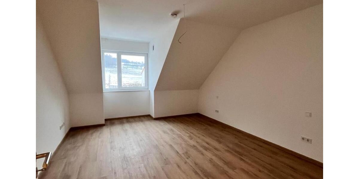Dachgeschoßwohnung Geiselwind - 2 Zimmer, 59 m&sup2;, 590&euro; | Angebot:25840221