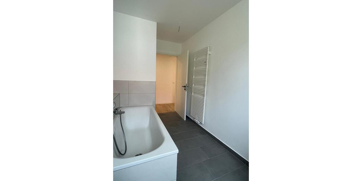 Etagenwohnung Oederan - 4 Zimmer, 99 m&sup2;, 695&euro; | Angebot:26547174