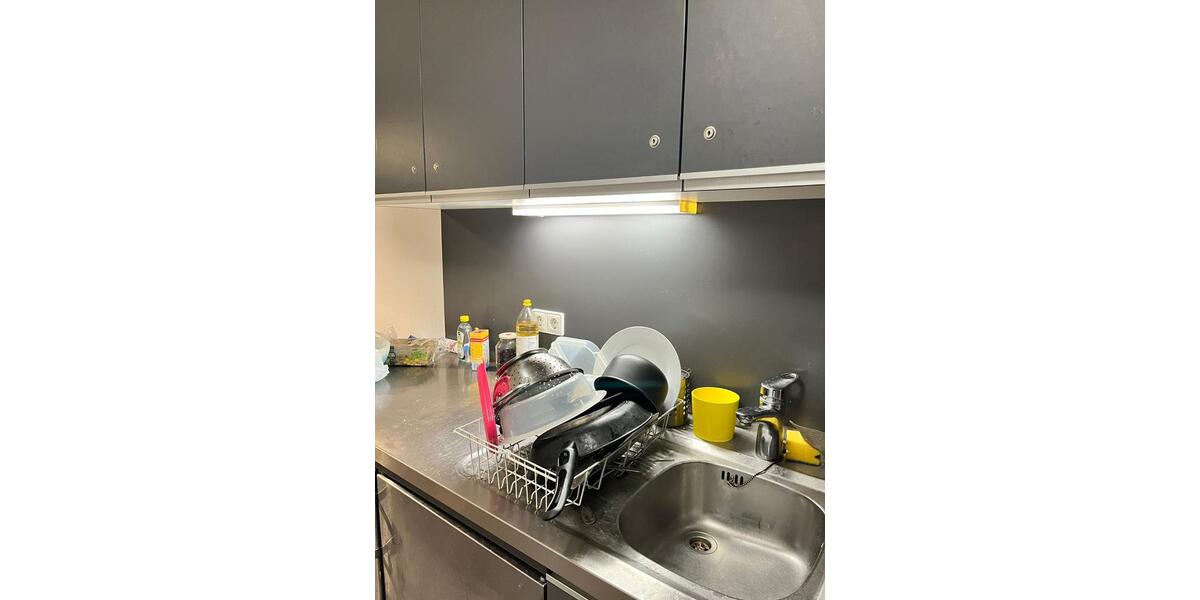 room available from January 15 to 28 February or 31 March 1 zimmer