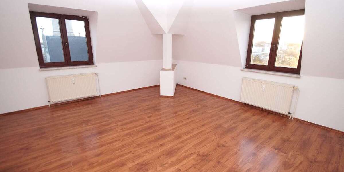 3-Zimmer-DG-Wohnung mit großer Küche, Bad mit Badewanne und Dusche 3 zimmer