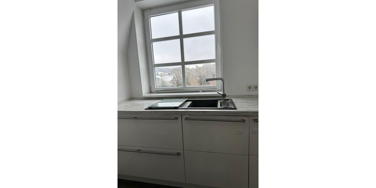 Dachgeschoßwohnung Gummersbach Berstig Süd - 4 Zimmer, 140 m&sup2;, 1.450&euro; | Angebot:25280154