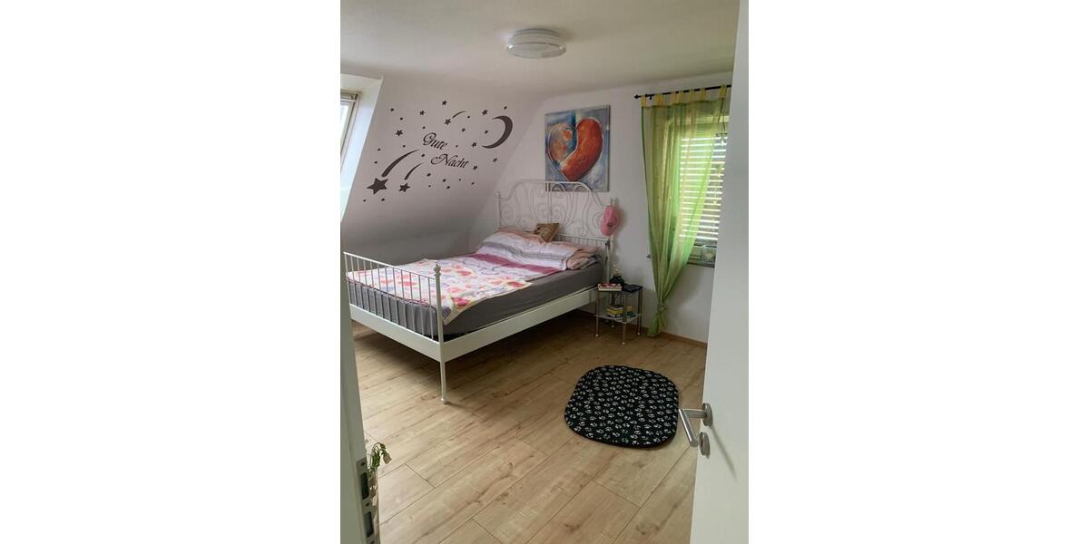 Dachgeschoßwohnung Landstuhl - 3 Zimmer, 81 m&sup2;, 700&euro; | Angebot:26585091