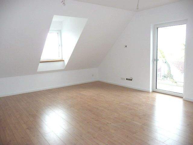 **ERSTBEZUG - Innovativ und modern - 2-Zi-DG-Whg mit Balkon** 2 zimmer