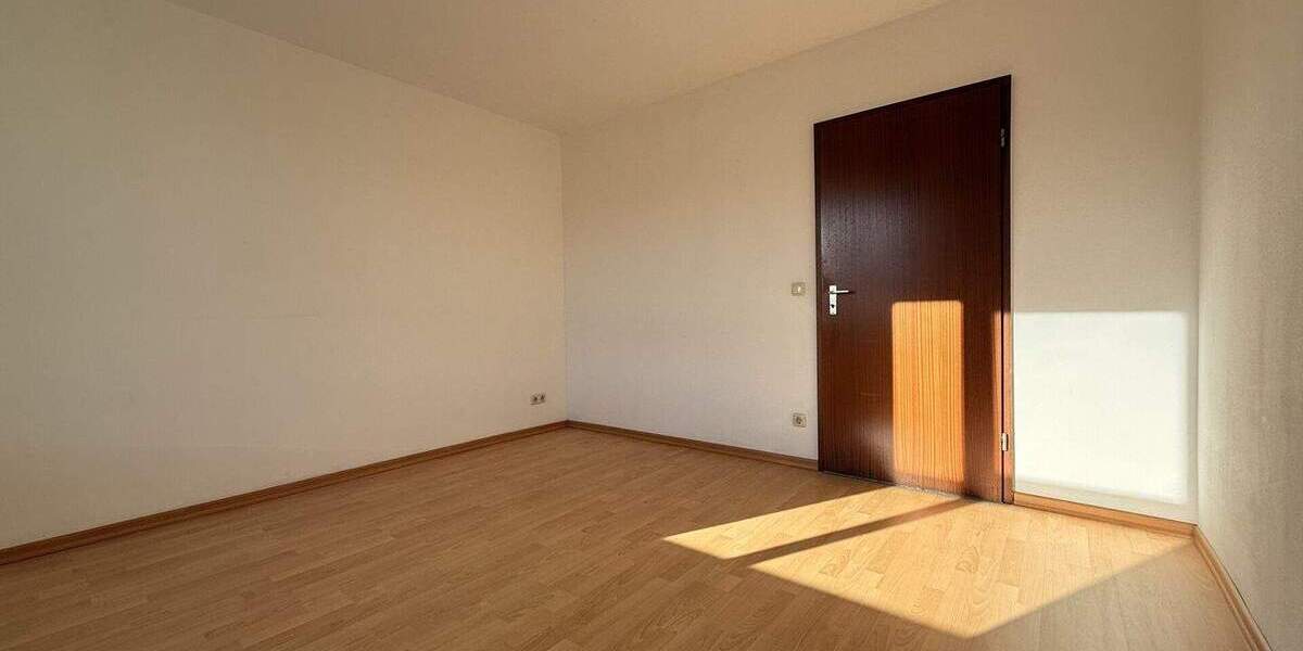 Etagenwohnung Crimmitschau - 2 Zimmer, 51 m&sup2;, 320&euro; | Angebot:23842476