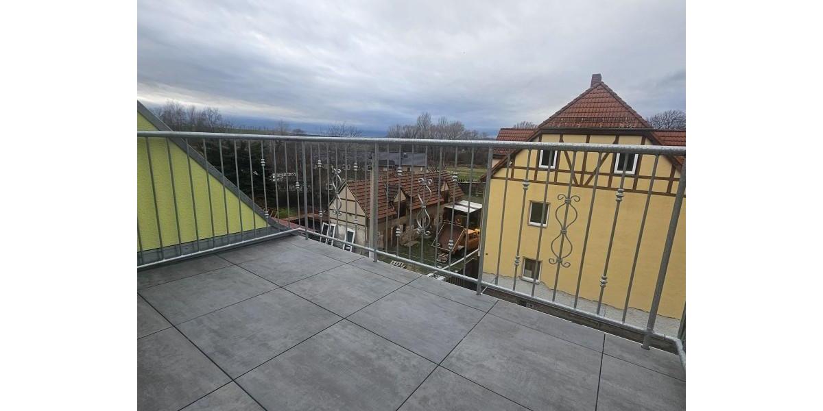 Dachgeschoßwohnung Braunsbedra - 3 Zimmer, 79 m&sup2;, 634&euro; | Angebot:25326000