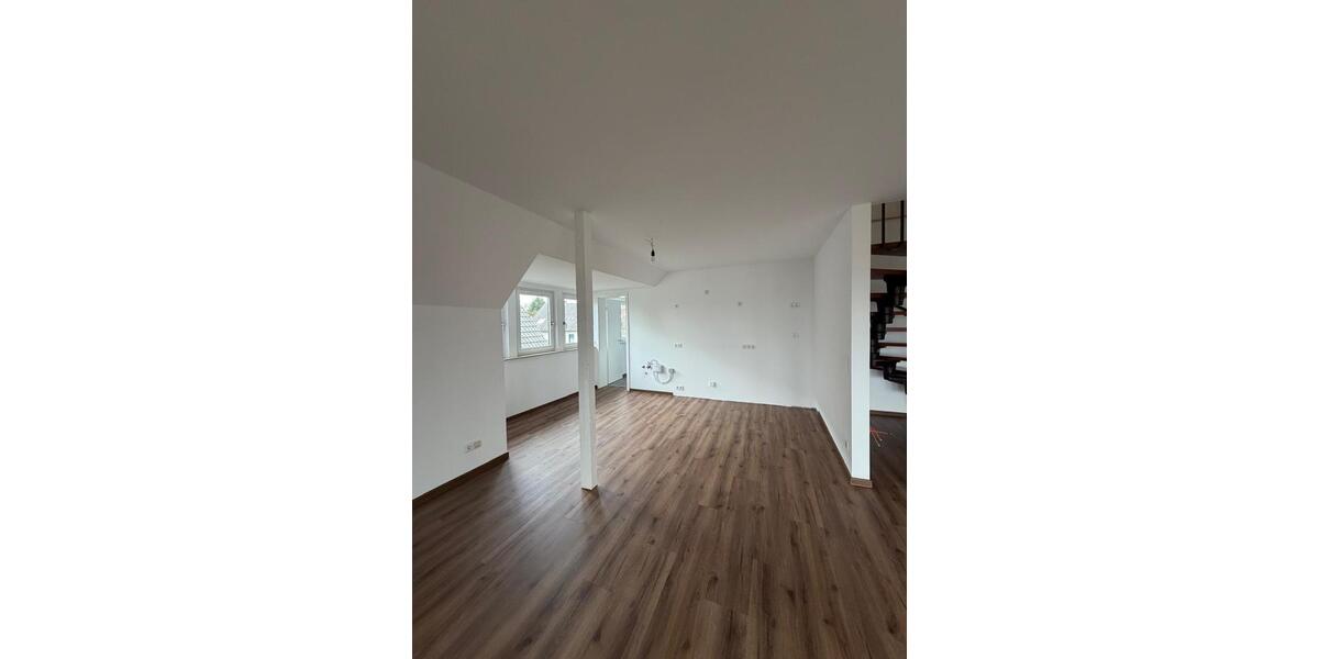 Zentrale 4-Zimmer Wohnung mit Balkon und Stellplatz 4 zimmer