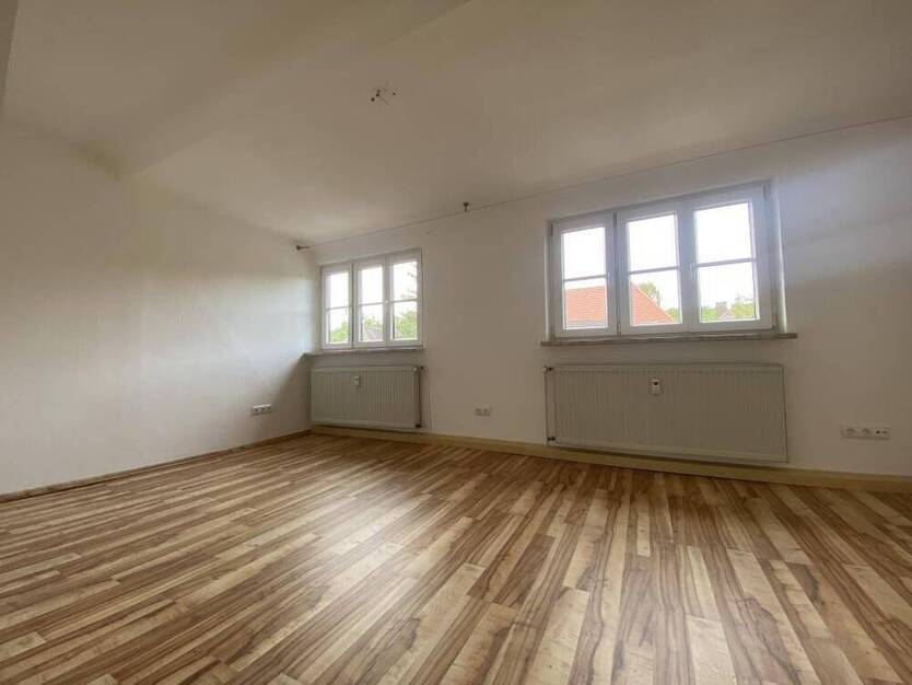Großzügige 2-Zimmer-Wohnung mit Charme