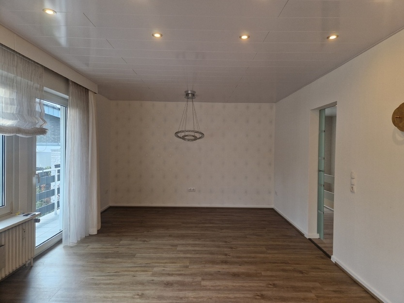 Zentral aber ruhig: 4-Zimmer im I. OG mit eigenem Garten *Carport