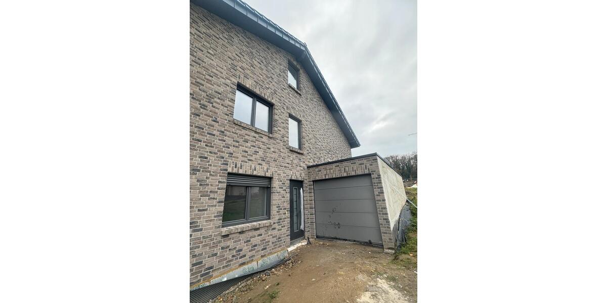 Etagenwohnung Übach-Palenberg Palenberg - 4 Zimmer, 105 m&sup2;, 1.615&euro; | Angebot:25054990