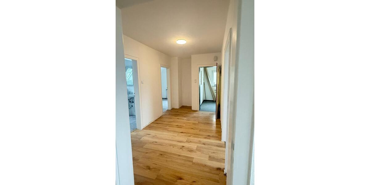 Dachgeschoßwohnung Lippstadt - 3 Zimmer, 72 m&sup2;, 700&euro; | Angebot:26568379