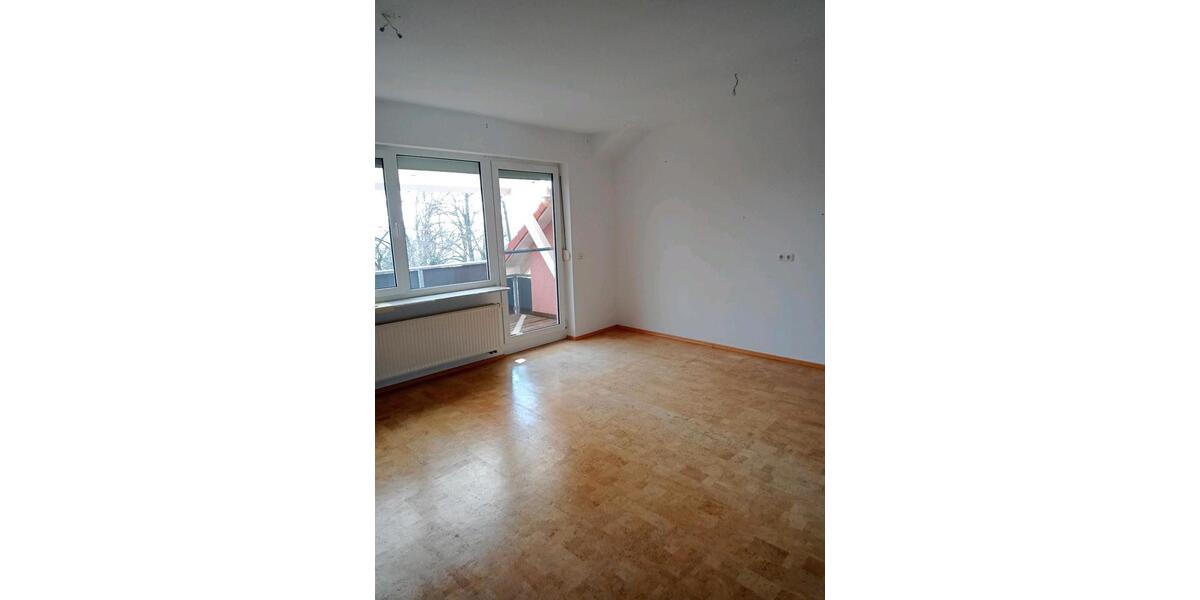 Etagenwohnung Mellrichstadt - 3 Zimmer, 86 m&sup2;, 790&euro; | Angebot:25456504