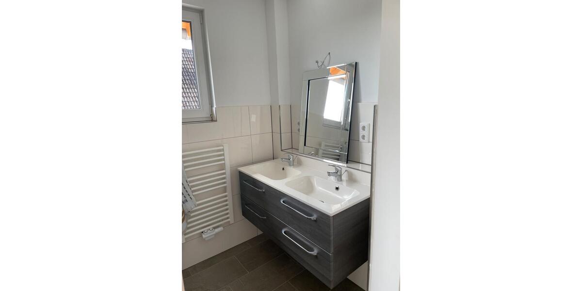 Einfamilienhaus Grünberg - 4 Zimmer, 100 m&sup2;, 1.300&euro; | Angebot:26428894