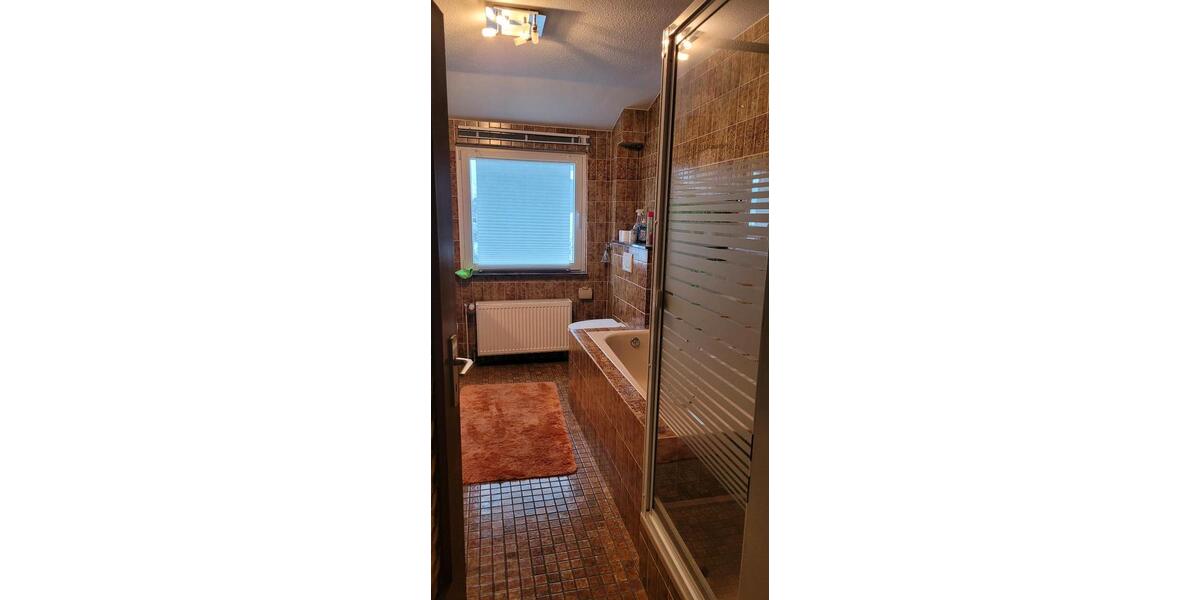 Etagenwohnung Hilden - 3 Zimmer, 102 m&sup2;, 1.400&euro; | Angebot:25219260