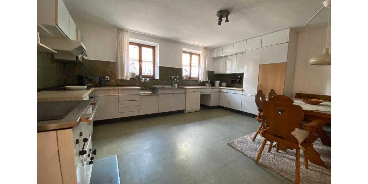 Wohnen auf Zeit Bubenreuth - 6 Zimmer, 200 m&sup2;, 28&euro; | Angebot:24582917