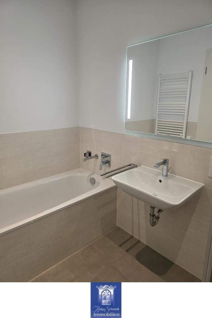 Ihr neues Zuhause an der Elbe im Erstbezug! Moderne Ausstattung, großer Balkon! 3 zimmer