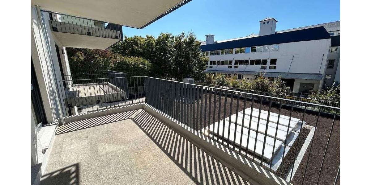 Terrassenwohnung Stuttgart Untertürkheim - 2 Zimmer, 72 m&sup2;, 1.190&euro; | Angebot:25769468