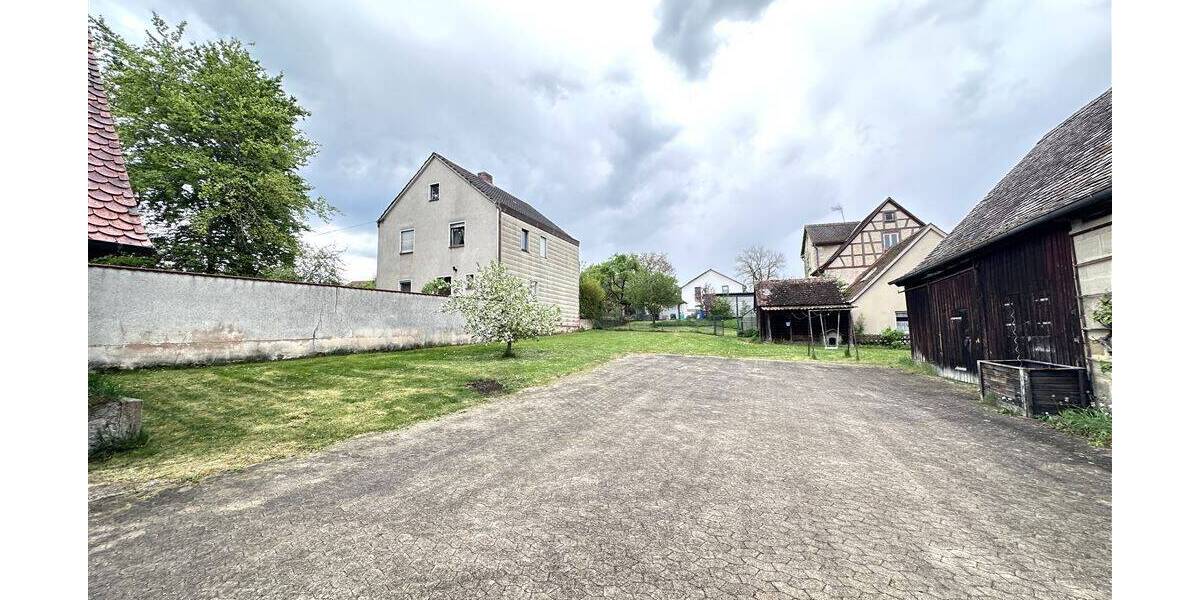 Einfamilienhaus Oberdachstetten - 8 Zimmer, 173 m&sup2;, 1.200&euro; | Angebot:26657158