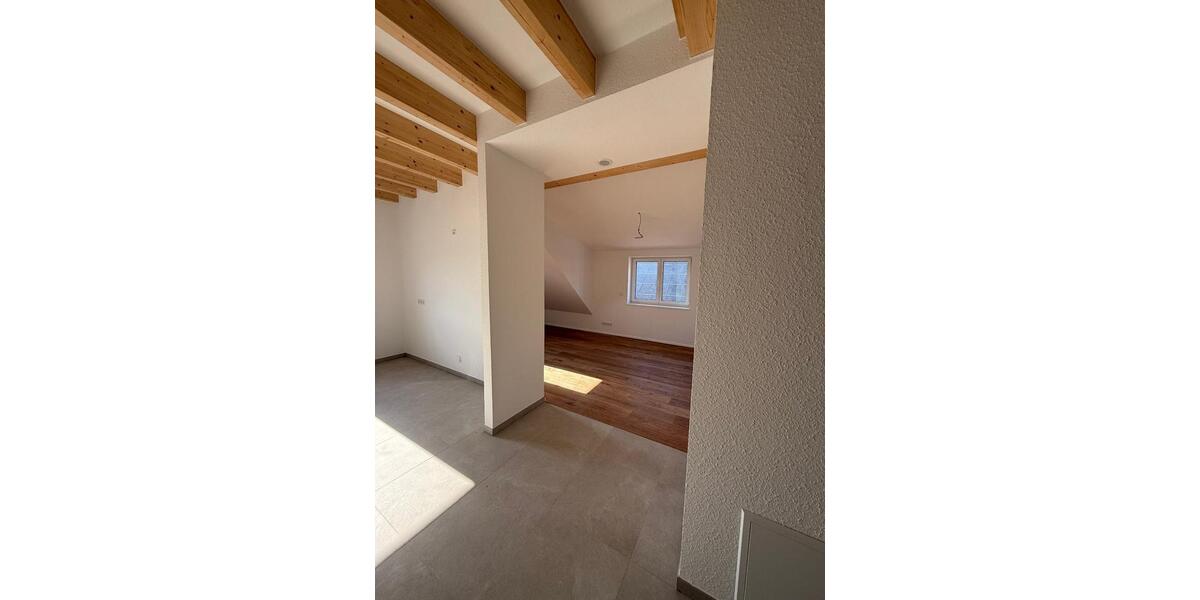 Dachgeschoßwohnung Spangenberg - 3 Zimmer, 79 m&sup2;, 890&euro; | Angebot:25811210