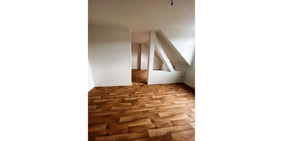 Dachgeschoßwohnung Döbeln - 3.5 Zimmer, 107 m&sup2;, 510&euro; | Angebot:25262584