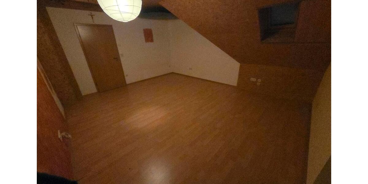 Einfamilienhaus Bad Neualbenreuth - 6 Zimmer, 150 m&sup2;, 1.600&euro; | Angebot:24372019